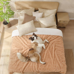 Luciphia waterproof dog blanket machine-washable surface simplifies cleaning after adventures