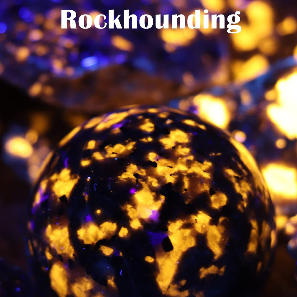 LUMENSHOOTER S5 blue glow highlights scorpions for safer nighttime hunting.