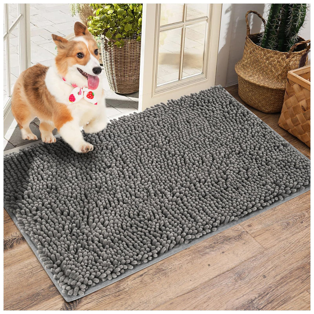 LWYYQB mud mats at the entryway trap moisture and dirt for cleaner floors.