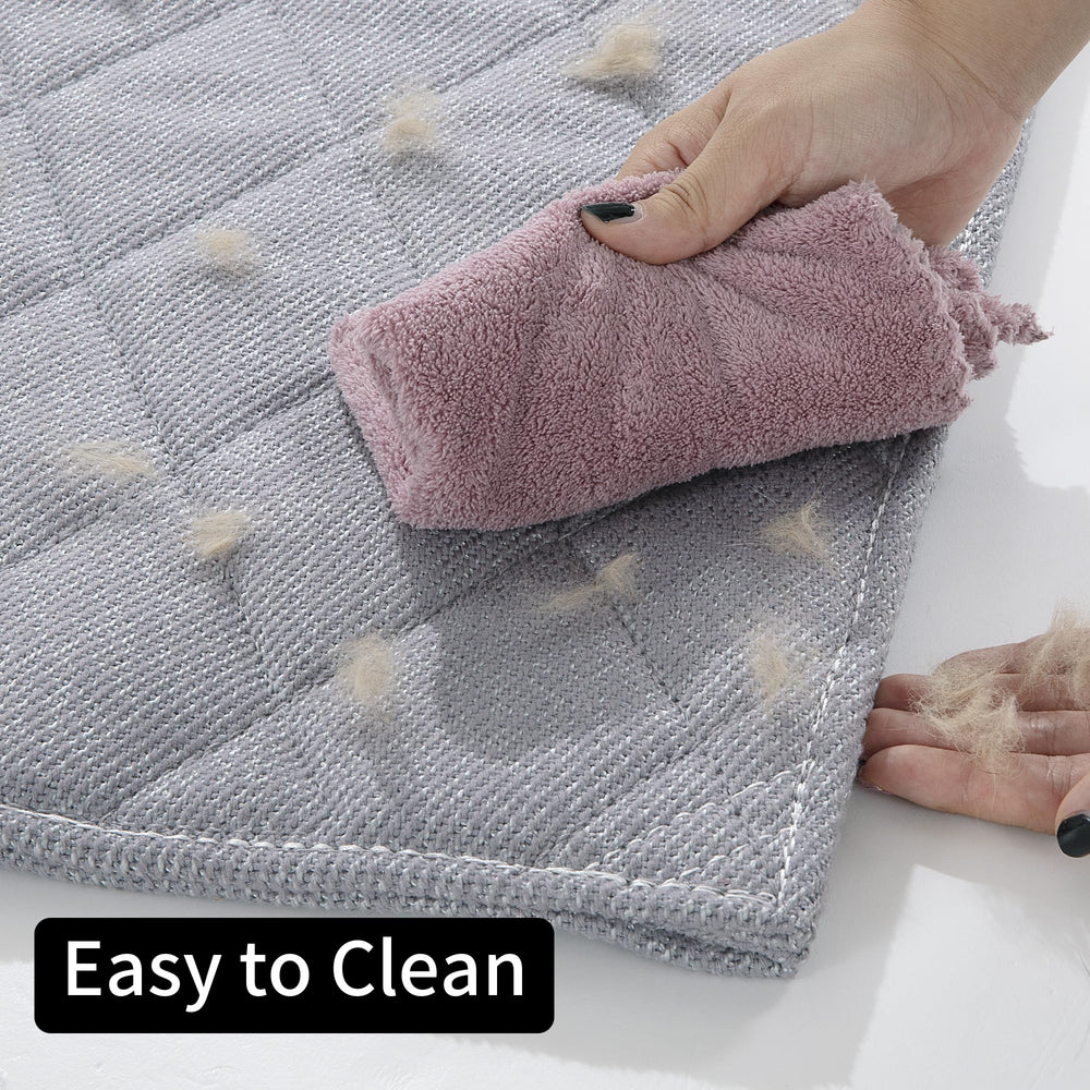 MABOZOO machine-washable-dog-pad showcases easy cleaning and shape retention after washes.
