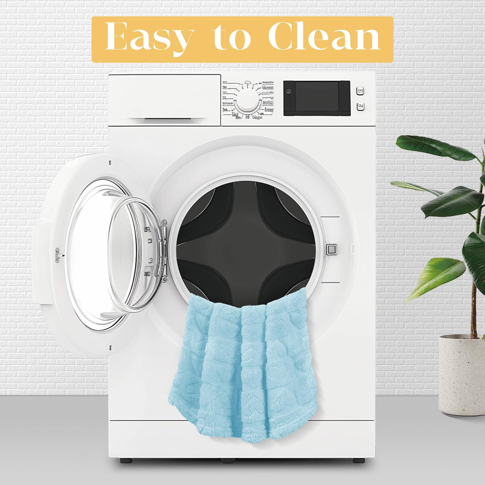 MACEVIA easy-care dog blanket machine washable on gentle cycle.