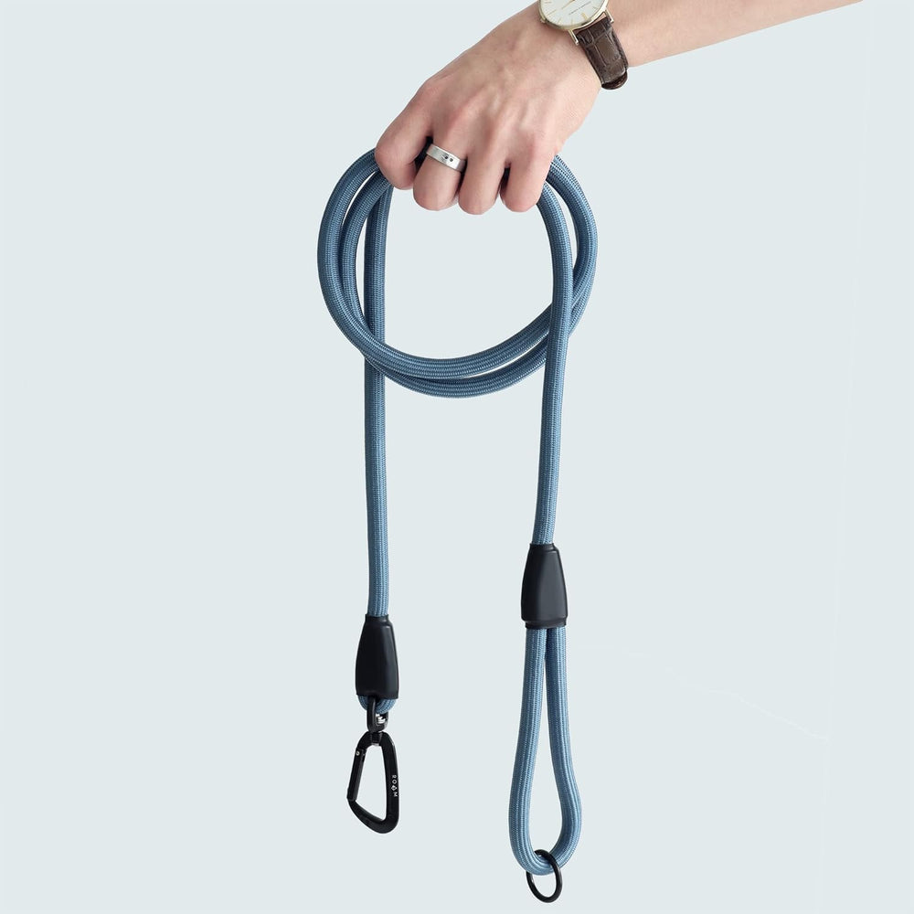 MADE TO ROAM Premium Everyday Leash color varieties enhance visibility and style during walks.