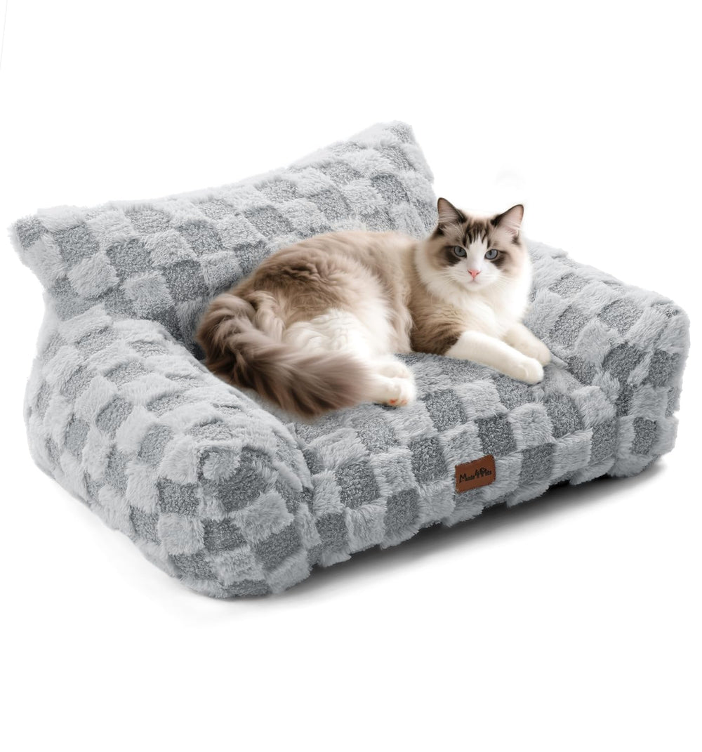 MADE 4 PETS cat bed close-up shows cozy checkered faux fur for lounging.