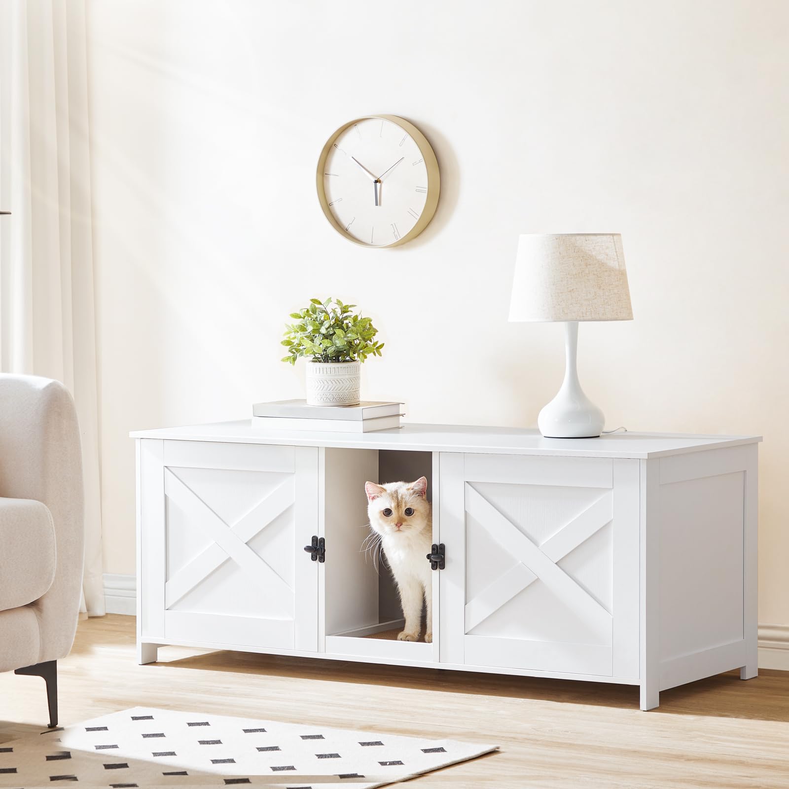 MAHANCRIS litter box enclosure with detachable honeycomb scratching board for playful cats.