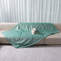Maidewow reversible sherpa-flannel blanket texture showing dual-sided warmth for pets.