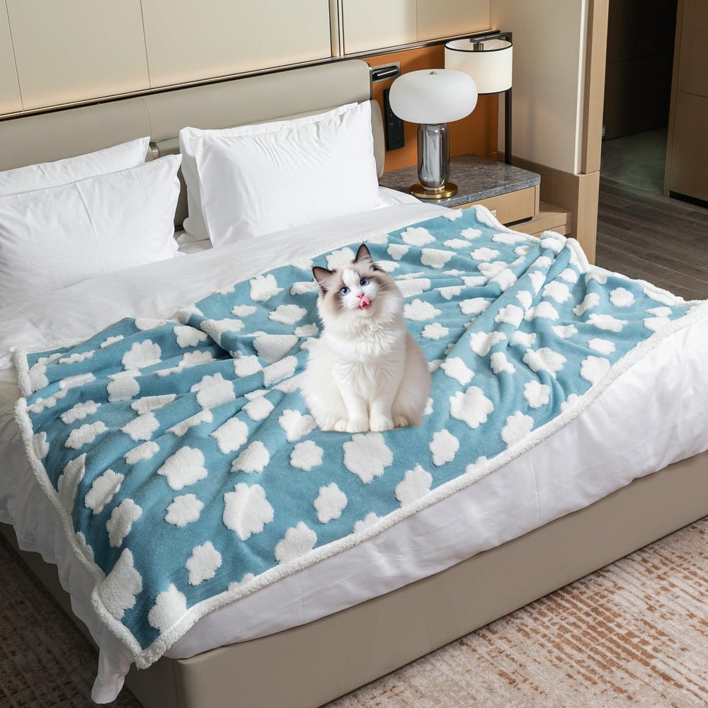 Maidewow washable pet blanket ready for cold-water machine wash.