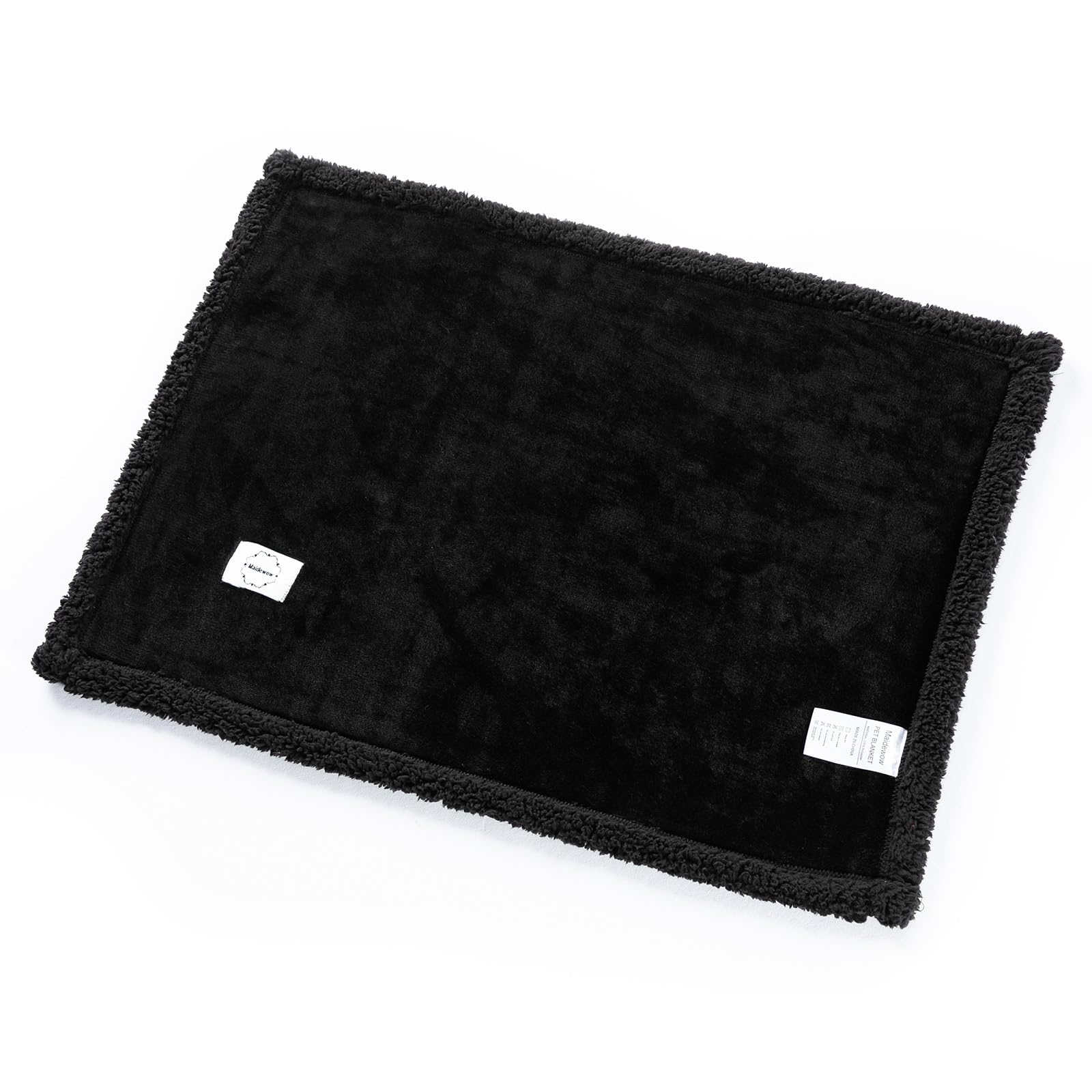 Maidewow waterproof dog throw blanket with flannel side for cozy warmth.