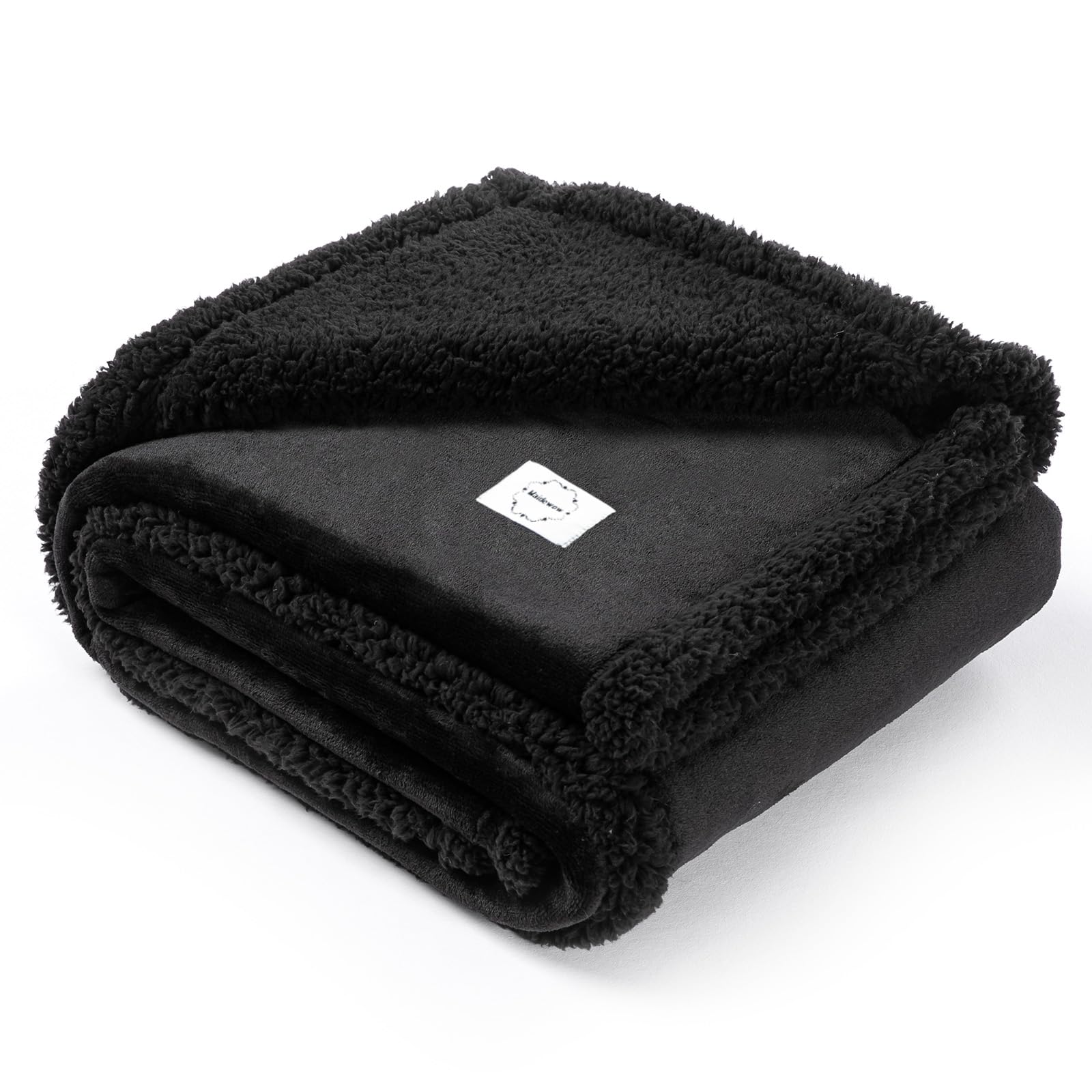 Maidewow waterproof dog throw blanket with Sherpa side for warm comfort.