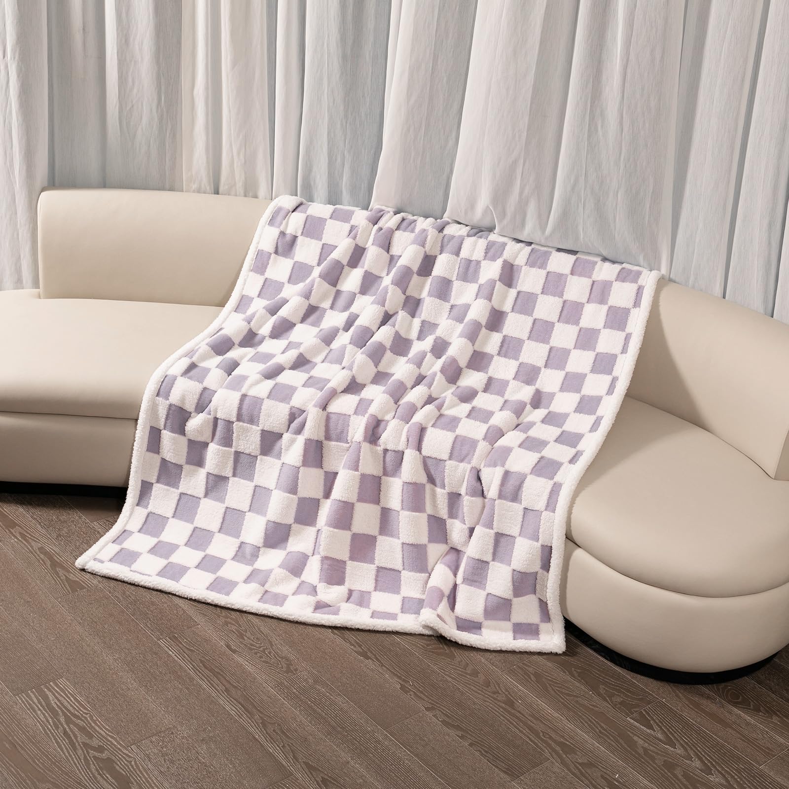 Maidewow waterproof pet blanket closeup shows plush jacquard and protective interior for spill protection.