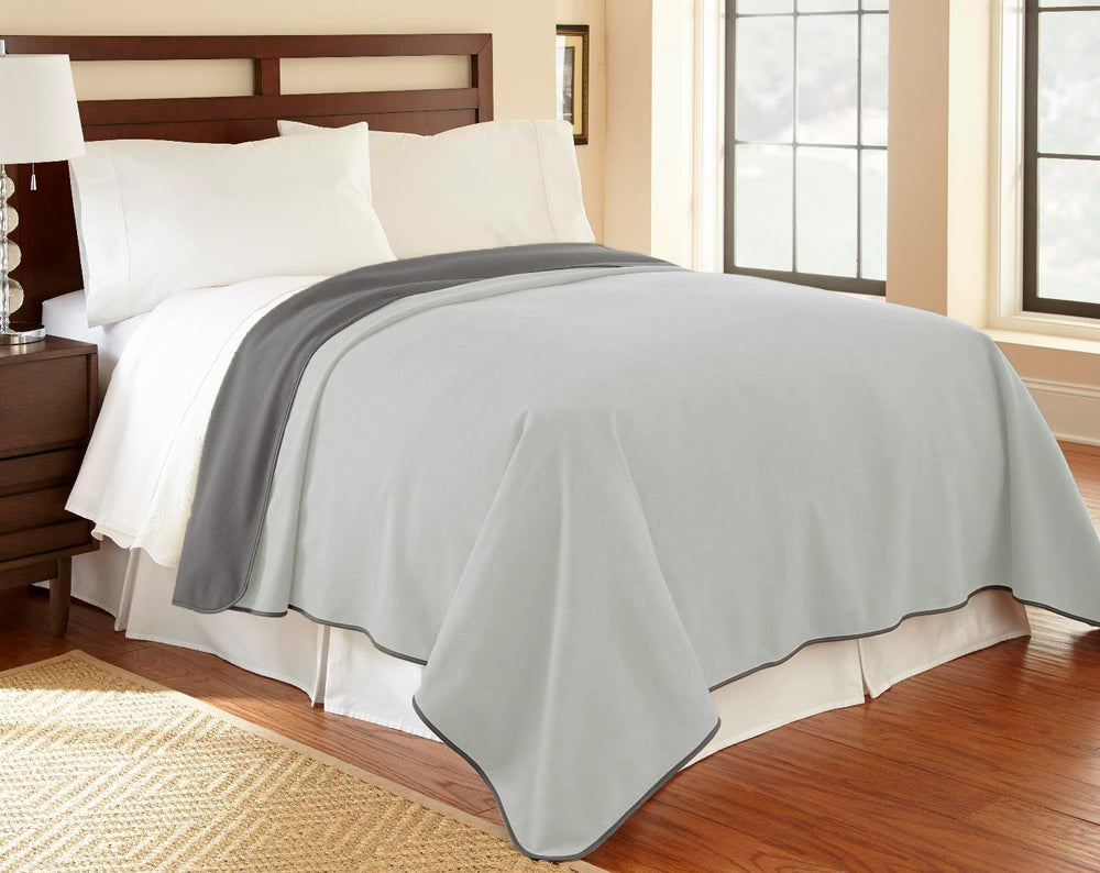 Mambe protected bed with cover blanket keeps bedding clean and calm.