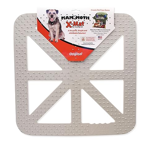 Mammoth X-Mat close-up nodules provide a non-electric paw deterrent.