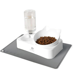 Marchul cat bowls set water dispenser image shows steady hydration and convenient feeding.
