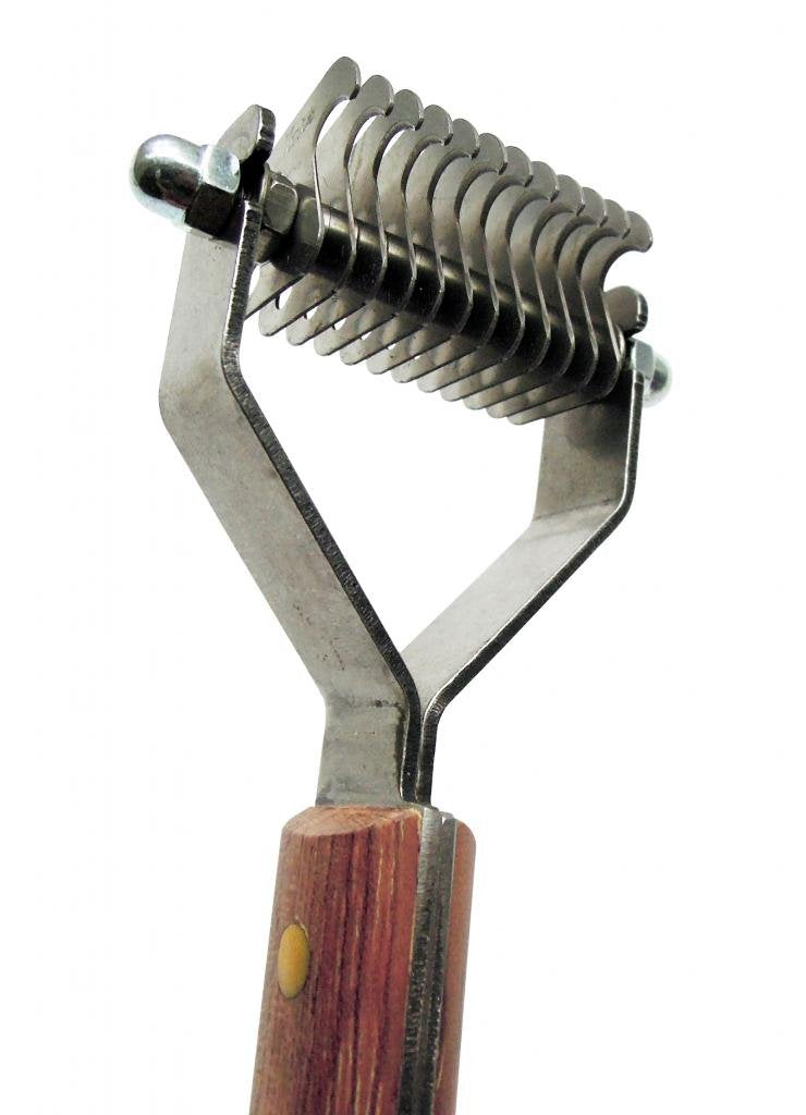 Mars Coat King stainless steel blades close-up for efficient detangling.