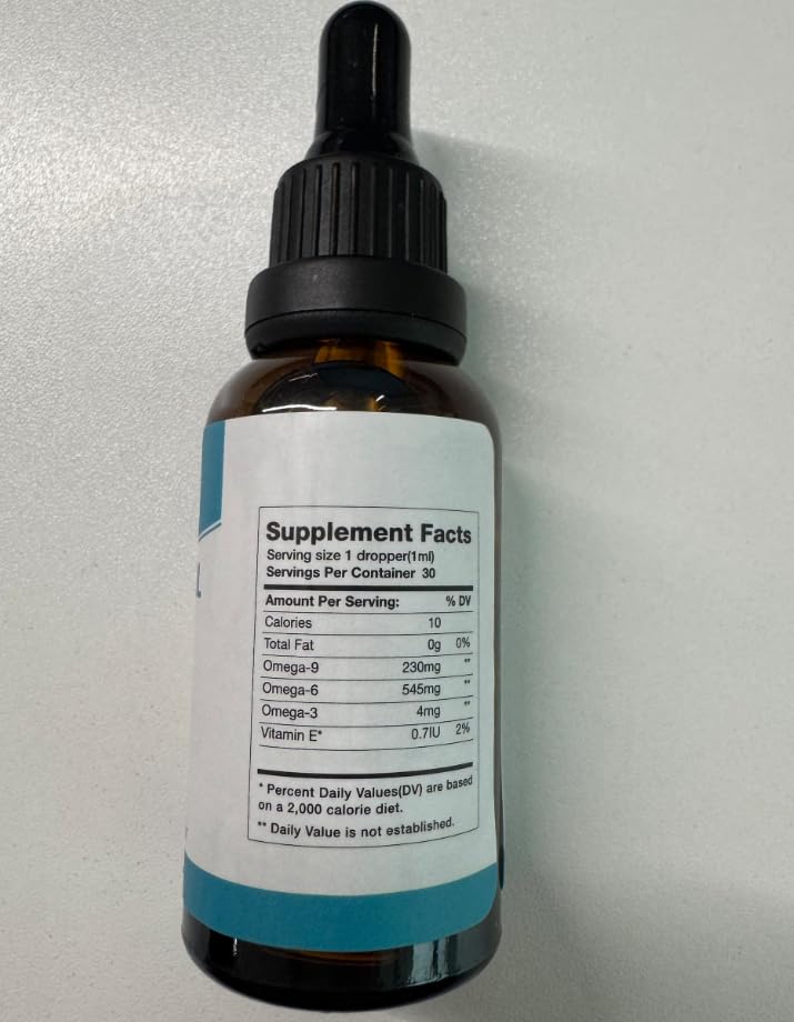 MaxHemp pet oil dropper for dogs in car rides to reduce stress.