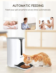 MAXKU Automatic Cat Feeder portion-control drawer demonstrates precise meal sizing for consistent feeding.