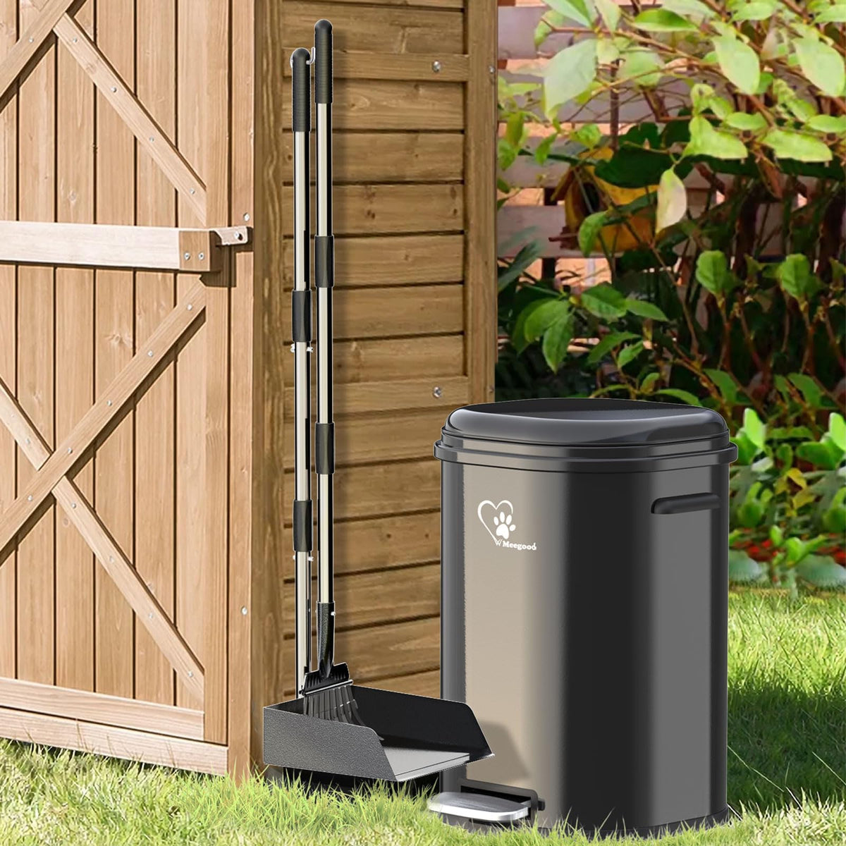 Meegood dog poop trash can with lid for clean outdoor waste disposal.