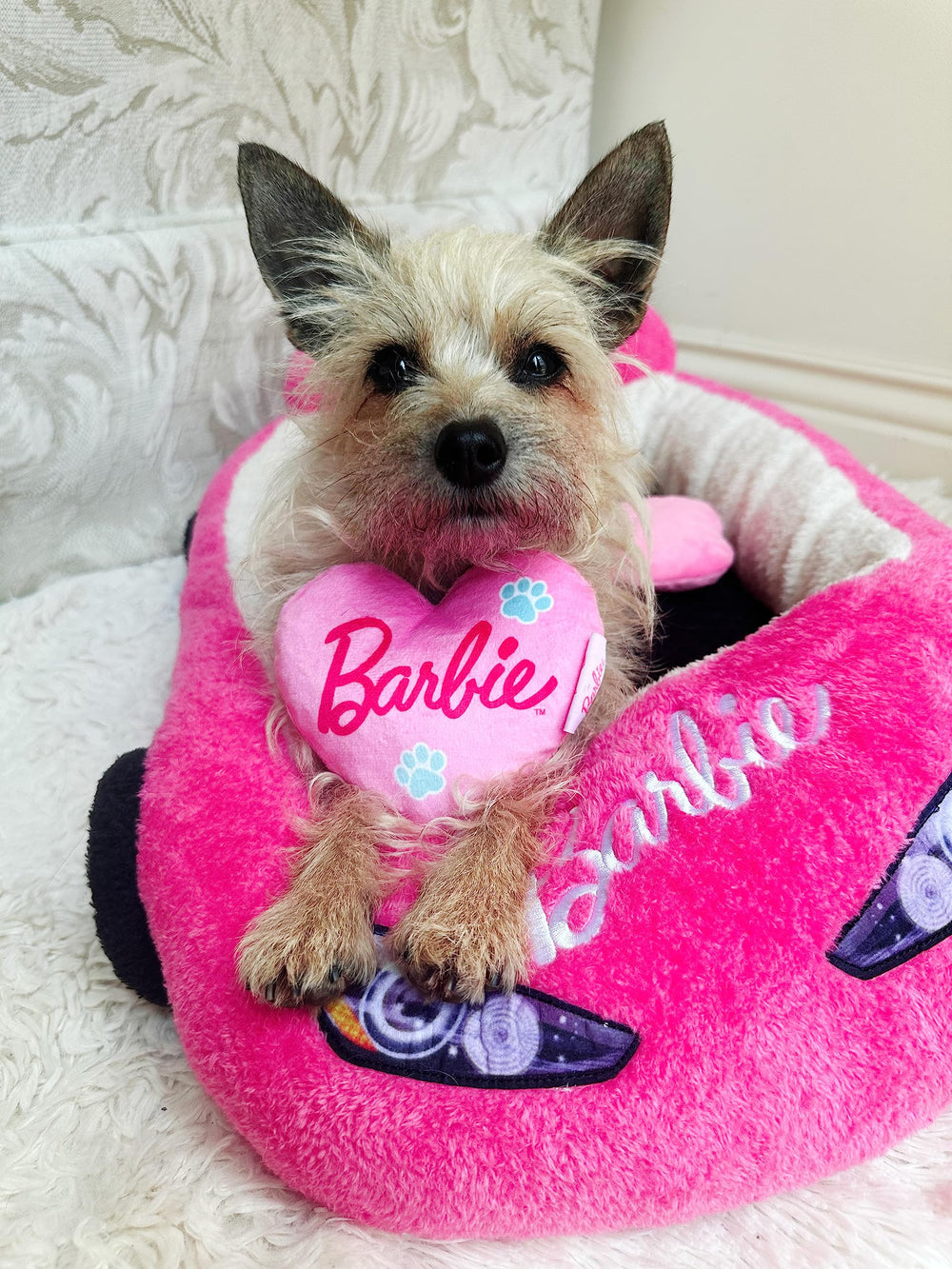 Megatoys Barbie bed care, machine-washable and easy to maintain.