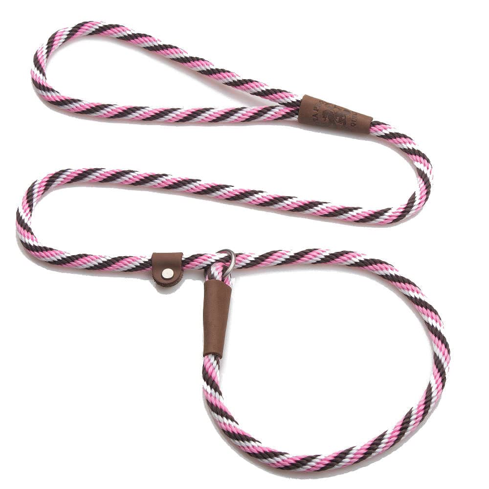 Mendota Slip Leash pink chocolate hands-holding demonstrates comfortable grip for daily walks