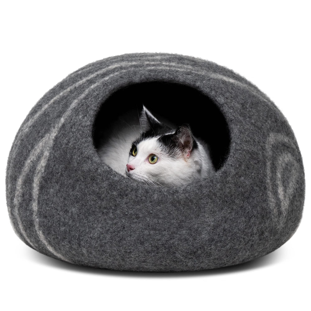 MEOWFIA Cat Cave merino wool texture highlights natural warmth and chemical-free comfort.