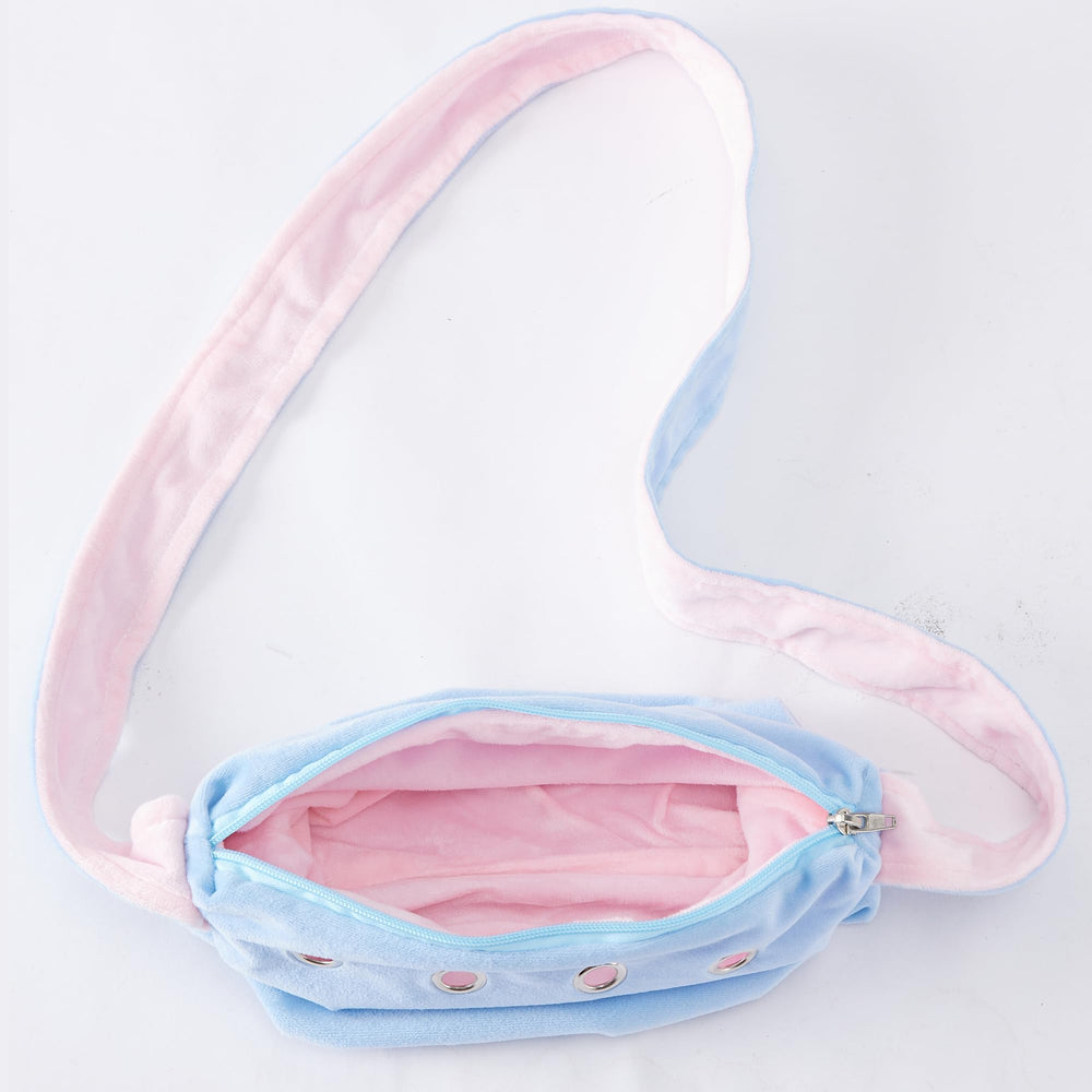 Meow&Woof bonding pouch machine-washable fabric for easy cleanup after adventures