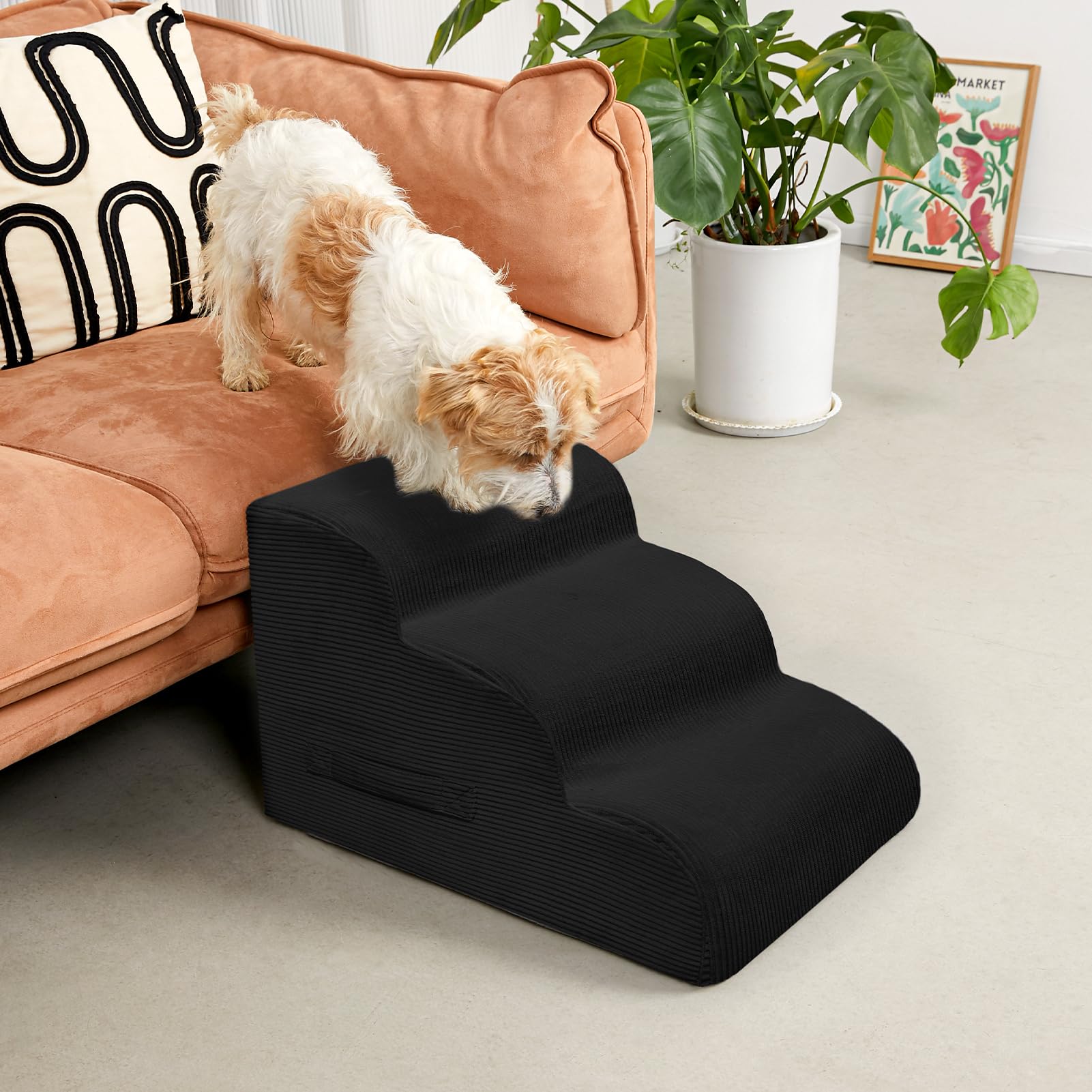 Mesa Lemon pet steps on sofa edge showing rubber grip dots for extra stability.