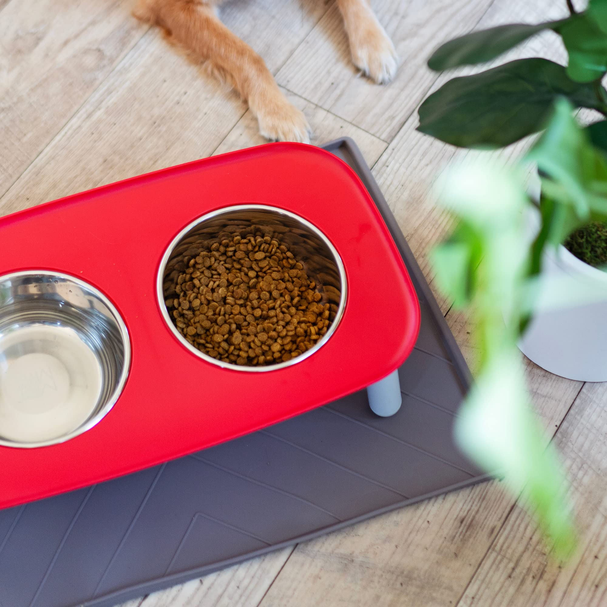 Messy Mutts feeder components are dishwasher safe for simple cleanup