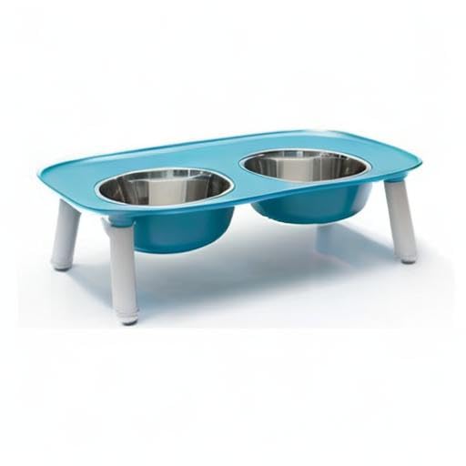 Messy Mutts removable bowls simplify cleaning and transport.