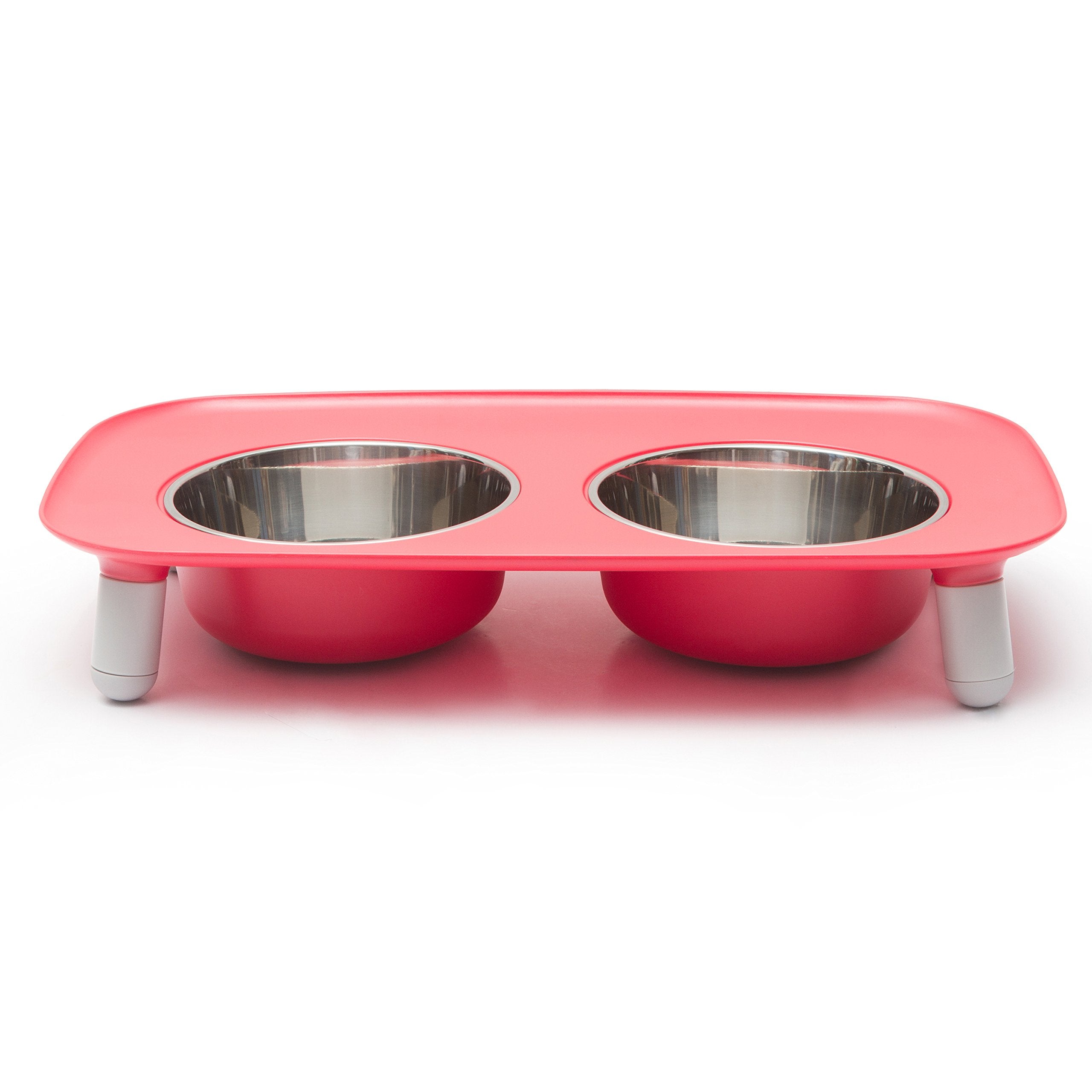 Messy Mutts raised dish design contains spills and keeps feeding area tidy