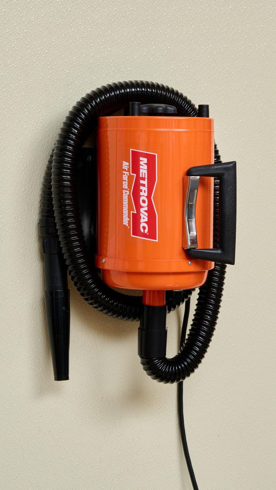 MetroVac Steel Commander side view highlights compact, portable design for mobile grooming
