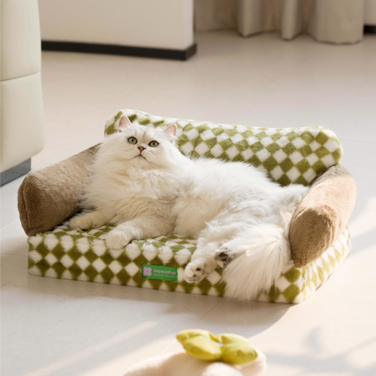 MEWOOFUN cat bed removable cover green shows easy-clean functionality