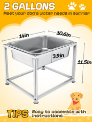 MEWTOGO anti-slip-base image demonstrates spill-resistant design during meals.