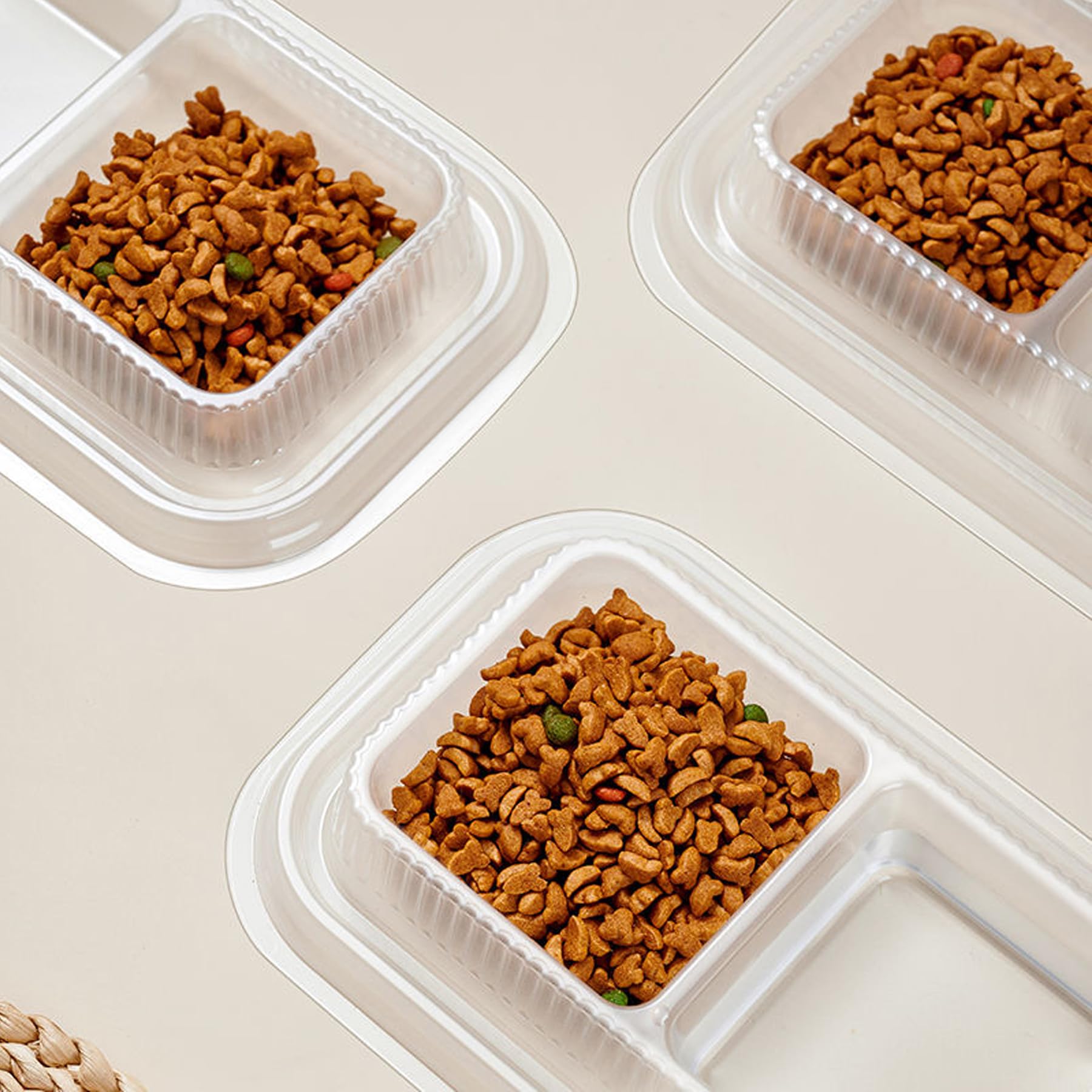 MEYAGO disposable pet bowls no-spill design reduces mess during meals