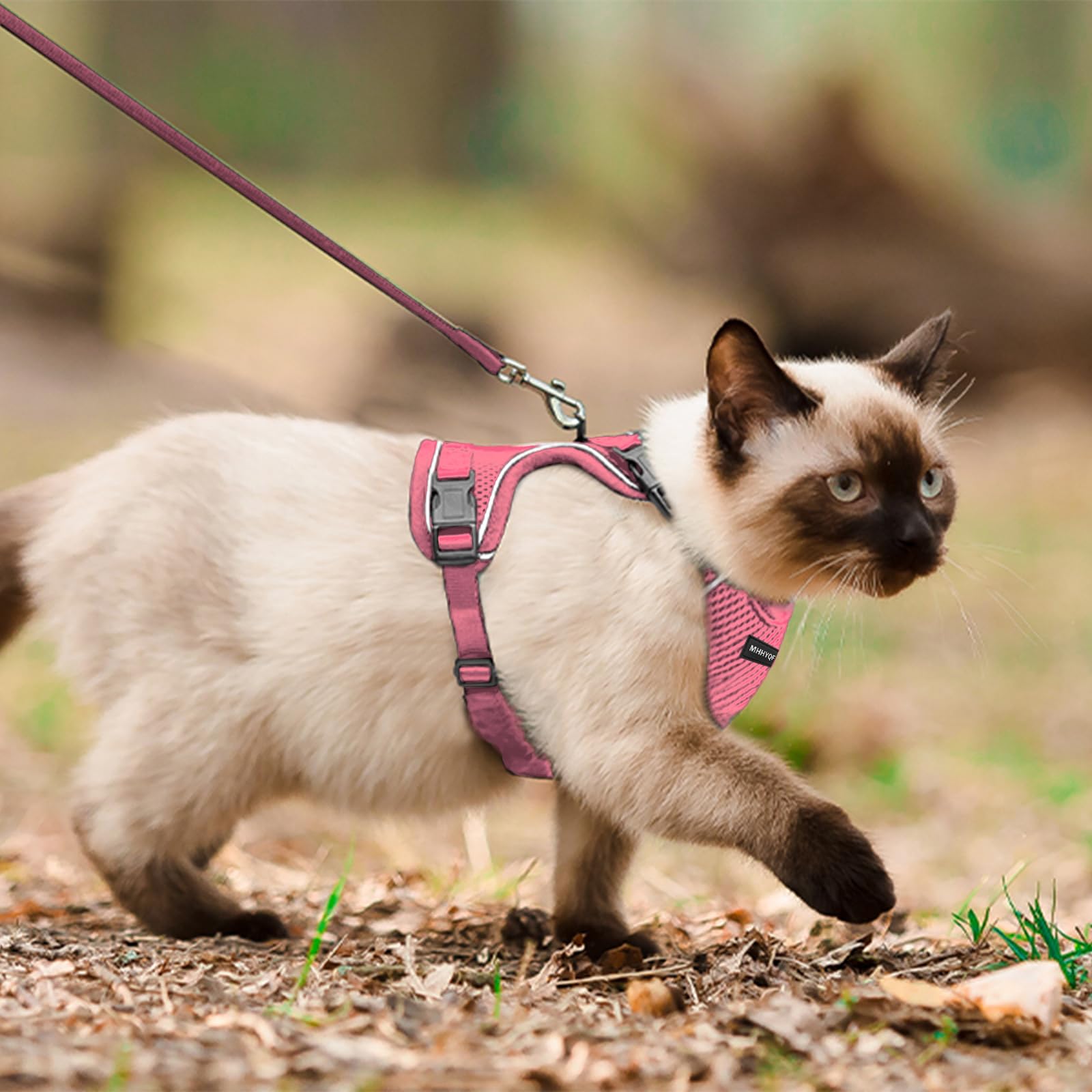 MHHYQF cat harness on-walk-use pink demonstrates everyday travel readiness.