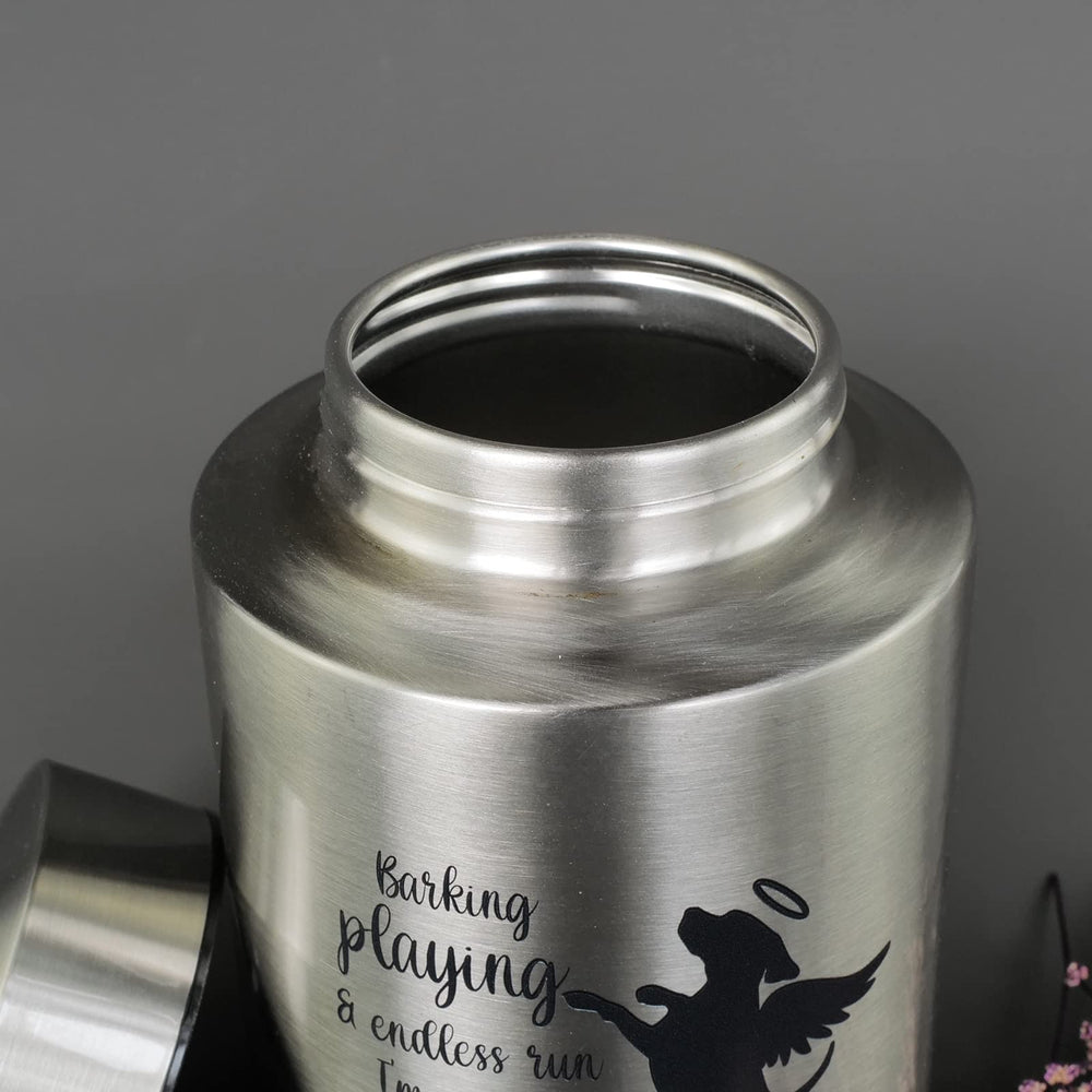 Mianachilu urn with screw lid sealing to prevent moisture