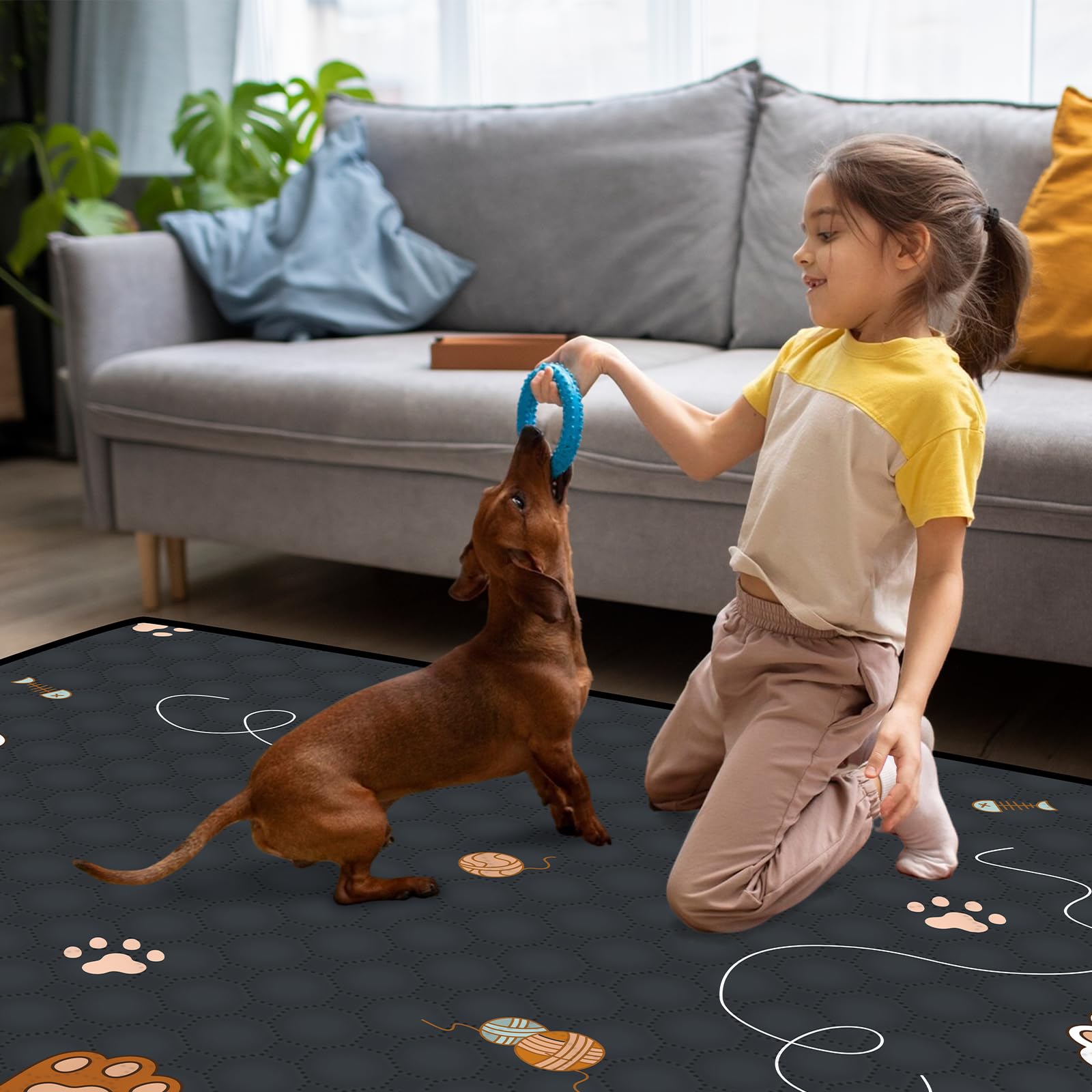 MODESLAB lightweight liner is travel-friendly for quick pet space setups.