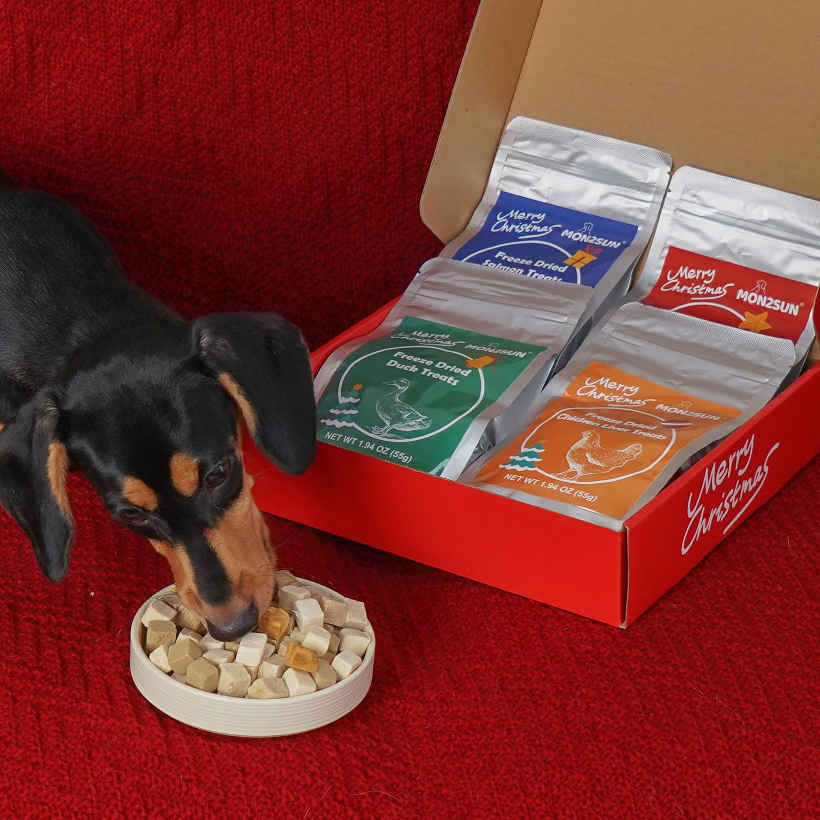 MON2SUN serving bowl image—dog and cat-friendly treats in a dish