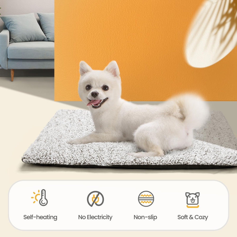 Mora Pets self-warming bed fabric for noiseless snuggling.
