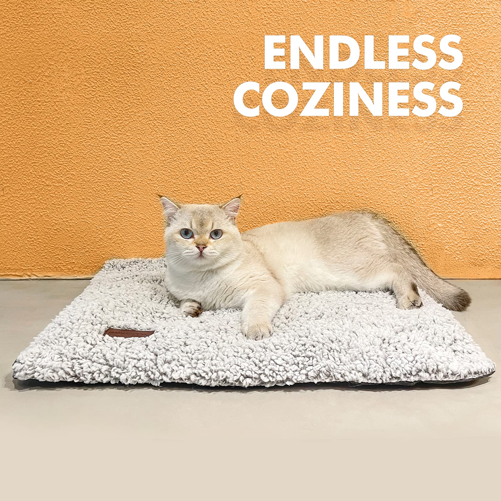Mora Pets self-warming bed plugless design eliminates cords.