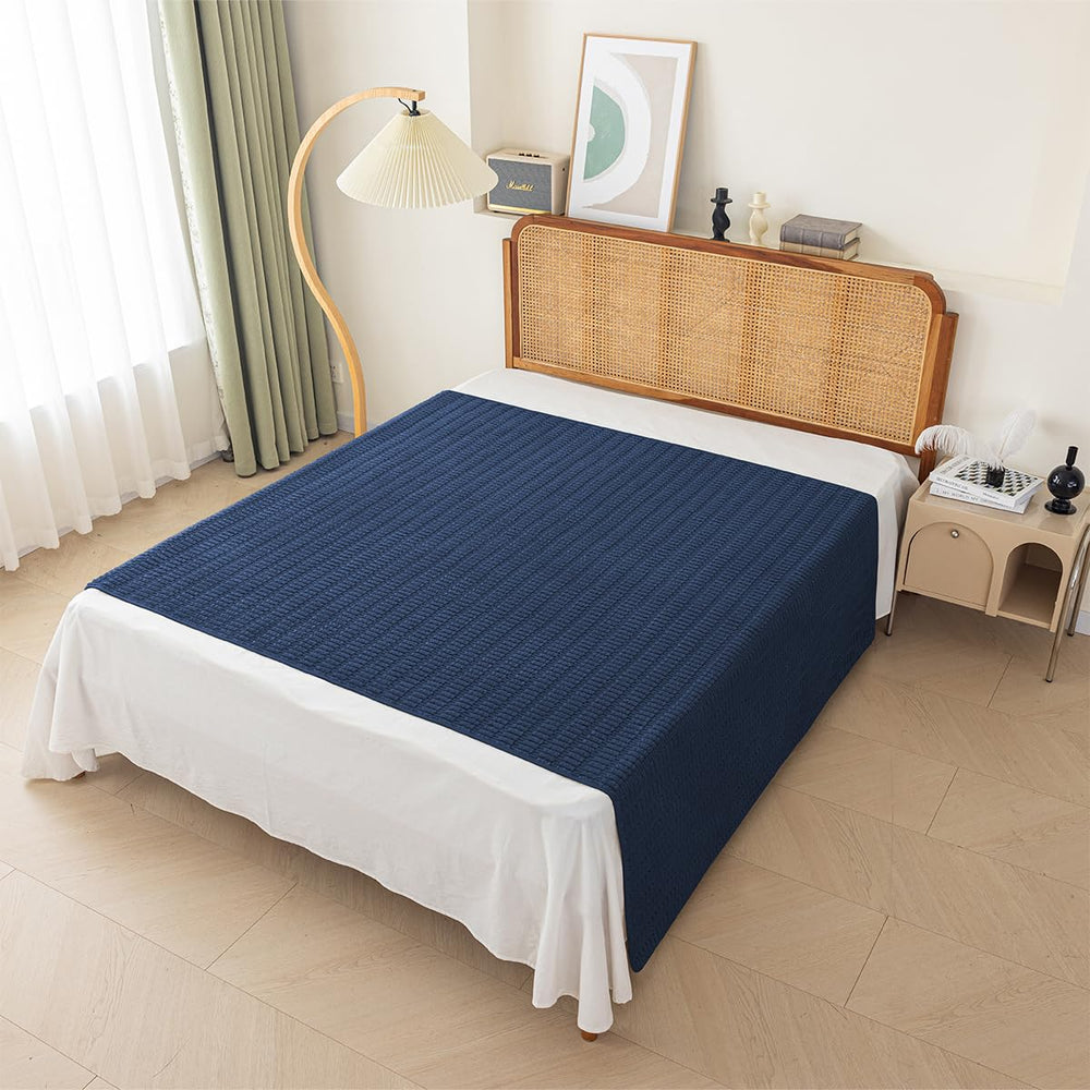 Muamar waterproof anti-slip layer keeps the cover in place during lounging.