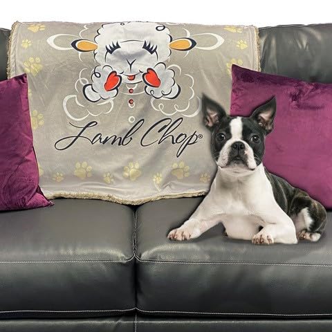 Multipet Lamb Chop Blanket close-up of fluffy fleece edges, emphasizing premium softness and comfort.