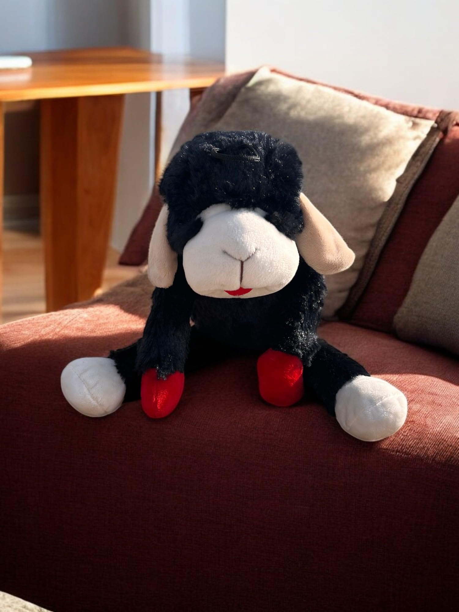 Multipet Lamb Chop durable design supports rough play and long-lasting toy life.