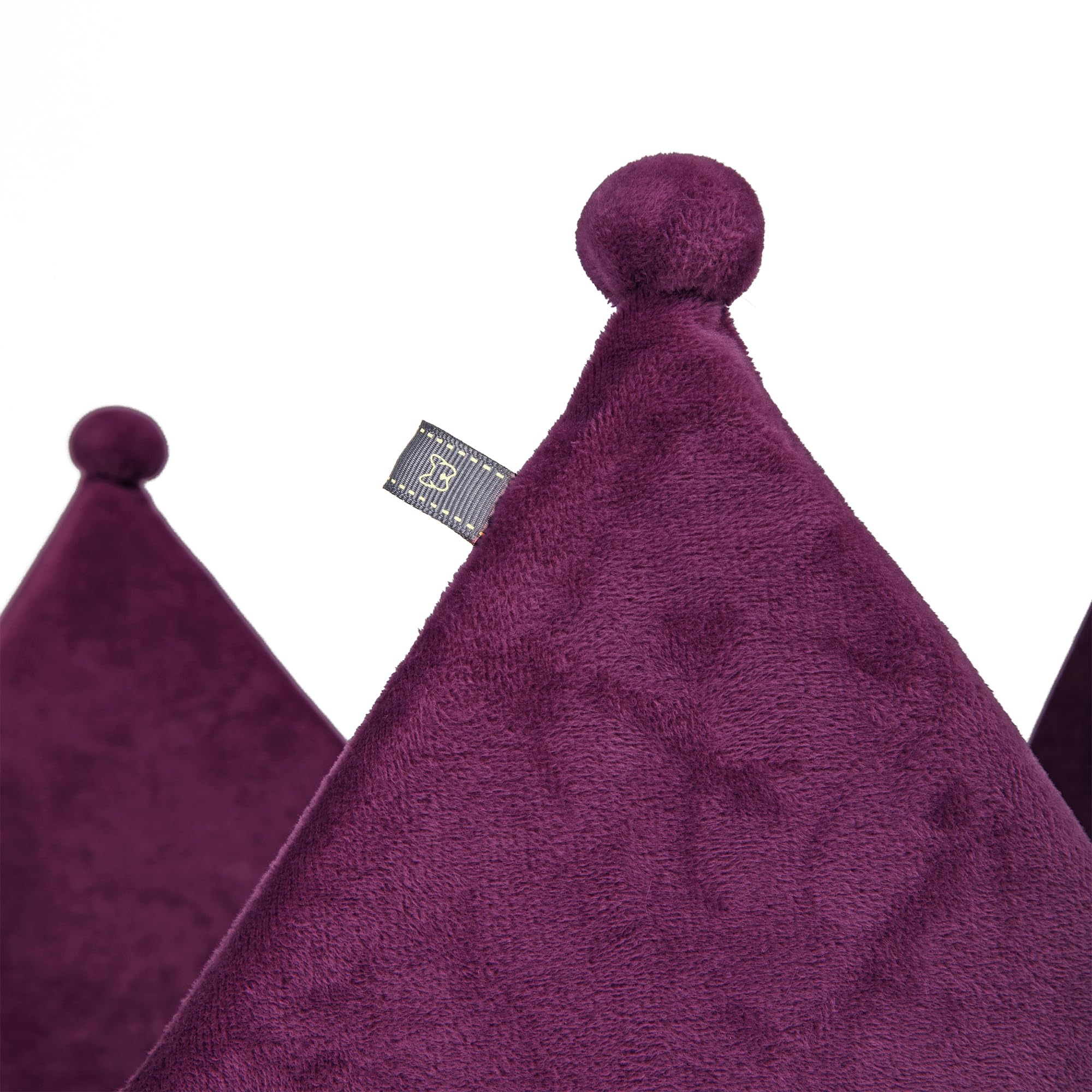 NANDOG Crown Dog Bed removable-cover makes cleaning quick and easy.