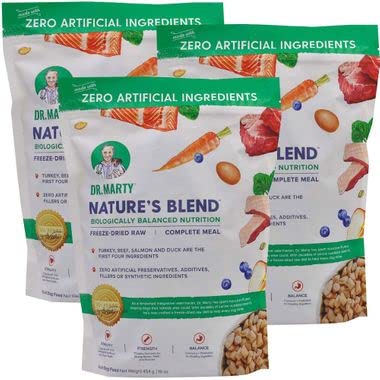 Nature's Blend freeze-dried raw dog food three-bags packaging offers convenient, nutritious feeding for dogs.