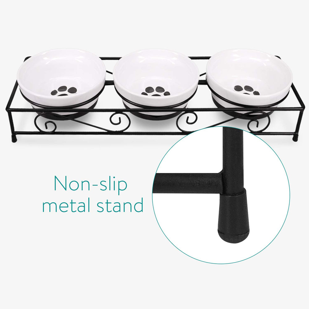 Navaris slip-resistant-stand keeps bowls steady during enthusiastic eating.