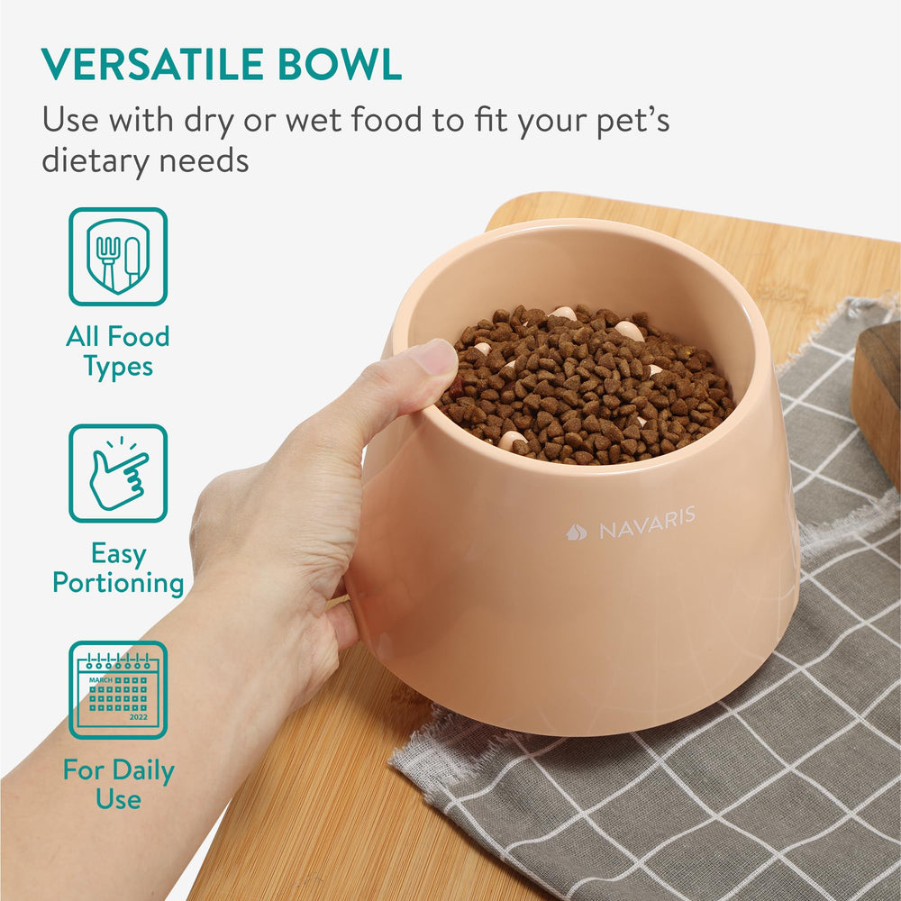 Navaris elevated feeder designed for cats and dogs, suitable for multi-pet households.