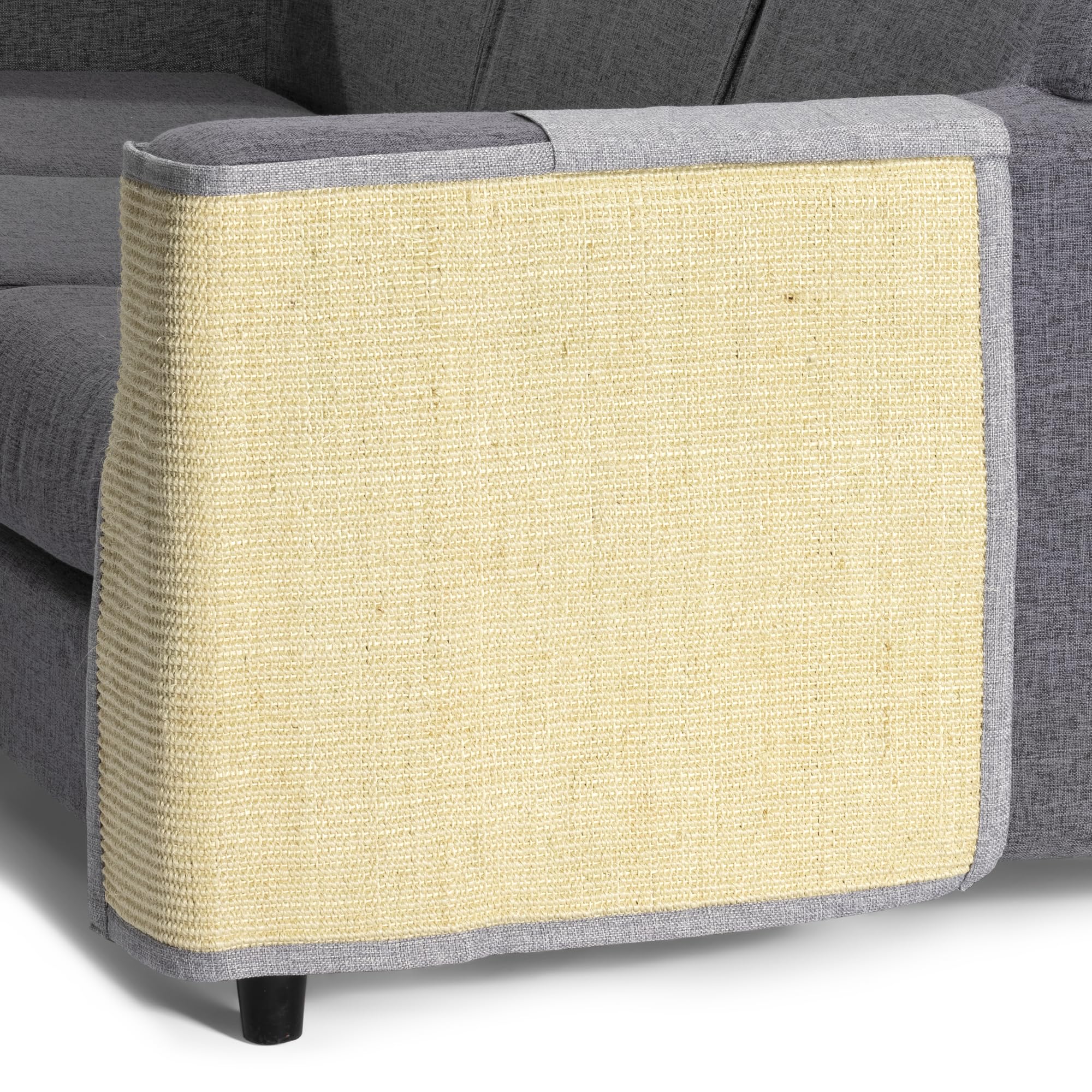 Navaris natural-sisal-texture-detail reveals durable, eco-friendly scratching surface.