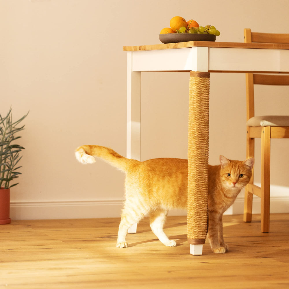 Navaris sisal scratching mat in natural color invites cats to scratch.