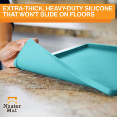 Neater Mat anti-slip bottom keeps bowls in place during feeding.