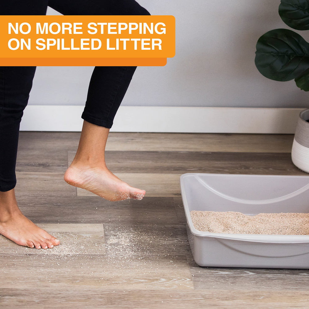 Neater Pets easy-cleaning surface makes shake-out quick.