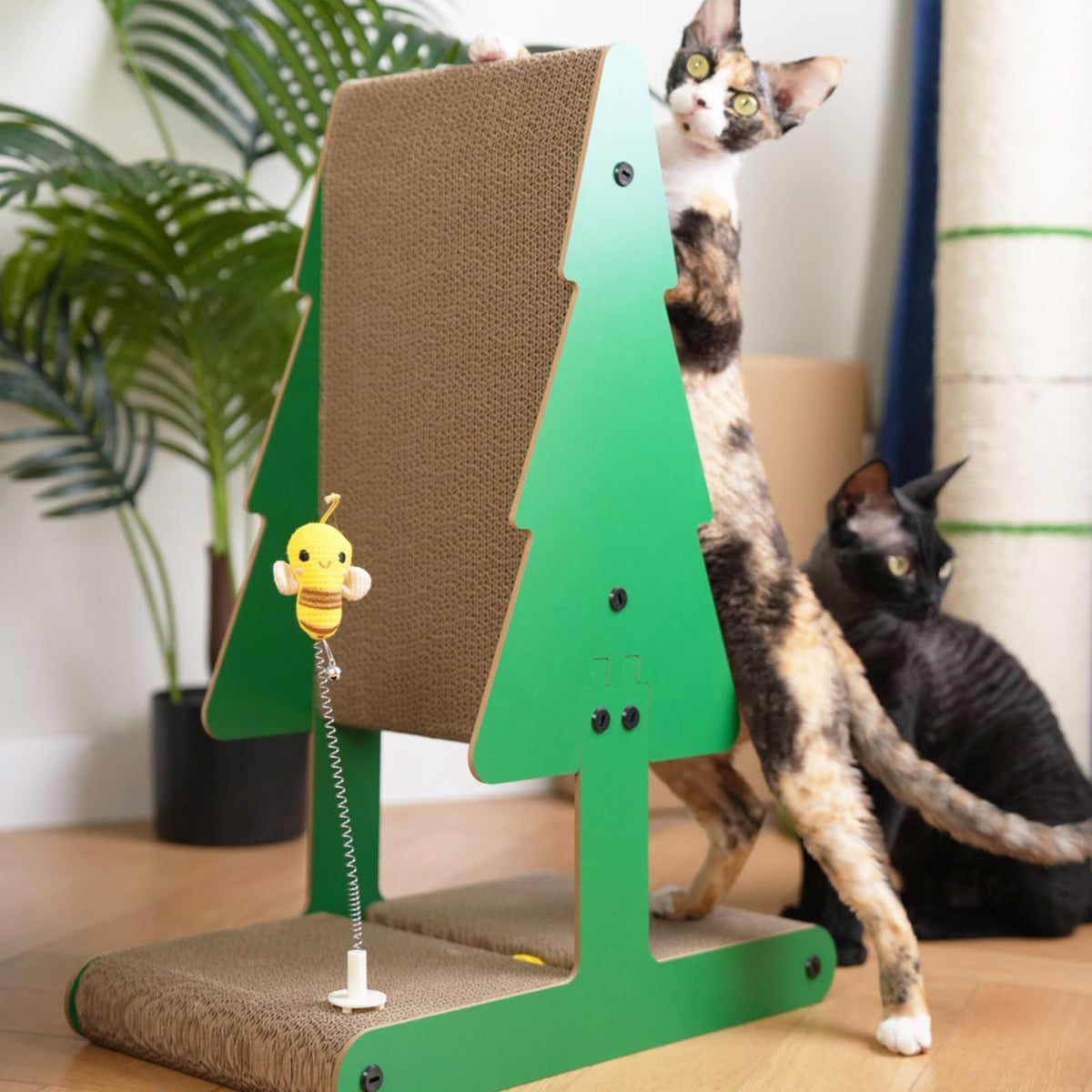 Nekosan Christmas cat scratcher vertical post offering full-body stretch for indoor cats.